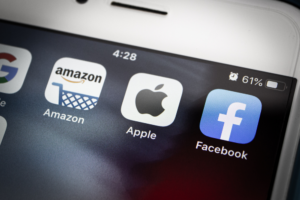 Outrora empresas consideradas do futuro, as big techs dominam o cenário global a ponto de o mundo não ser mais enxergado sem elas.