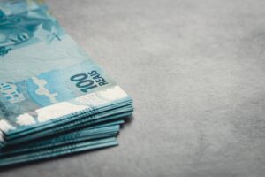 bolo de notas de cem reais