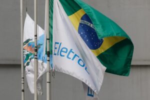 Bandeiras da Eletrobras e do Brasil Bolsa